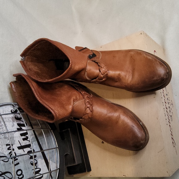 Blackstone brandy luggage leather pull on booties made in Indonesia 39 8 8.5 - Picture 3 of 6